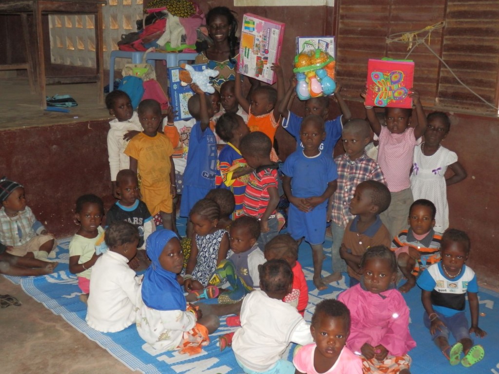 Senegal entrega juguetes Guardería 2